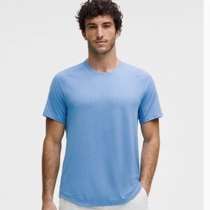 Lululemon License to Train Short-Sleeve Shirt, Size XL